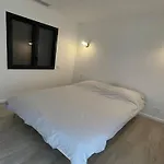 Villa Contemporaine Avec Piscine Et Climatisation A St Aygulf - Fr-1-768-113