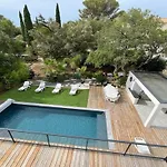 Villa Contemporaine Avec Piscine Et Climatisation A St Aygulf - Fr-1-768-113