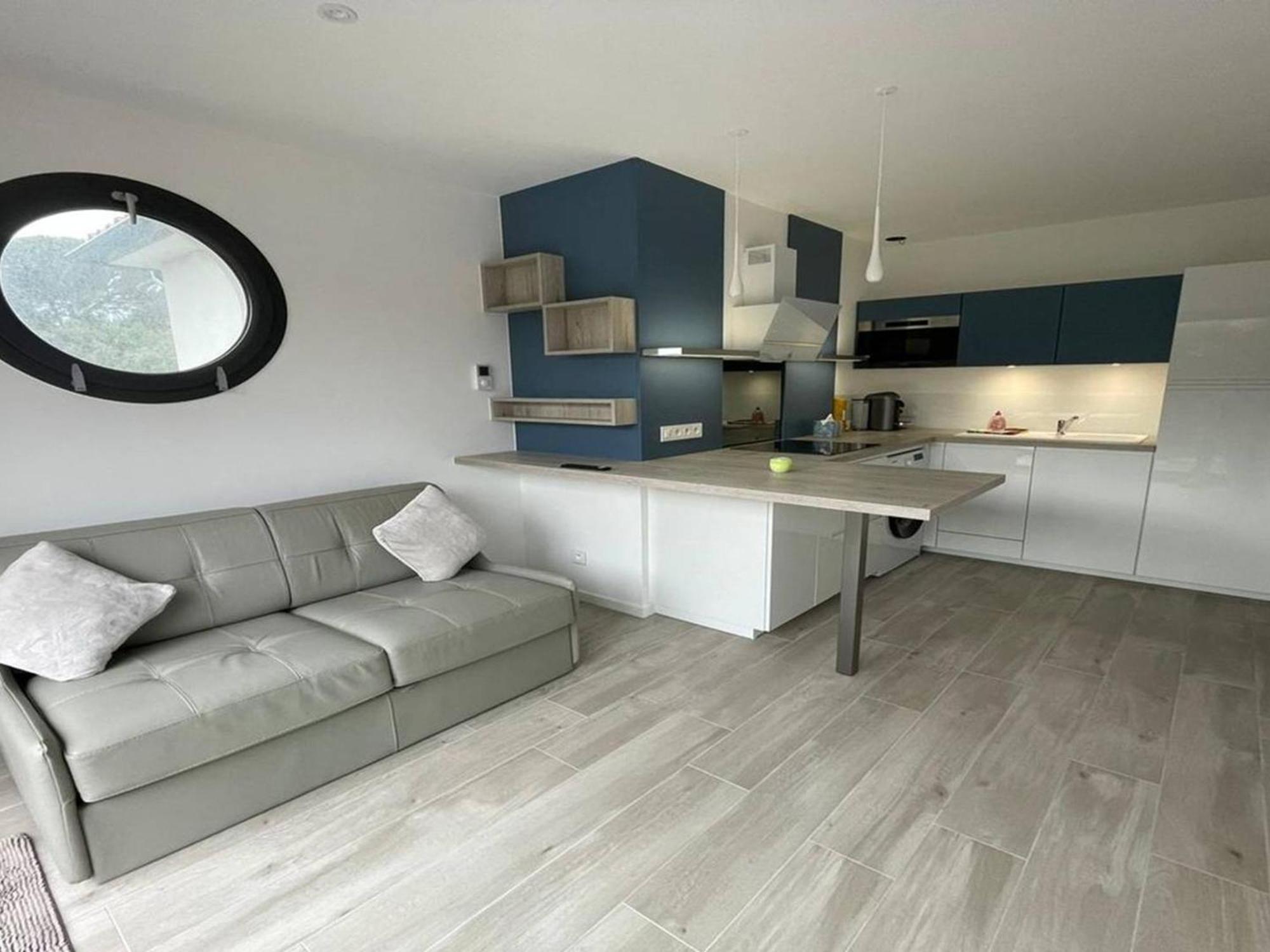 Villa Contemporaine Avec Piscine Et Climatisation A St Aygulf - Fr-1-768-113 Fréjus