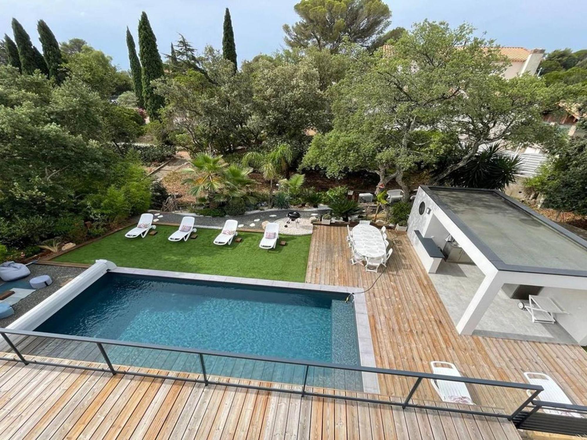 Villa Contemporaine Avec Piscine Et Climatisation A St Aygulf - Fr-1-768-113