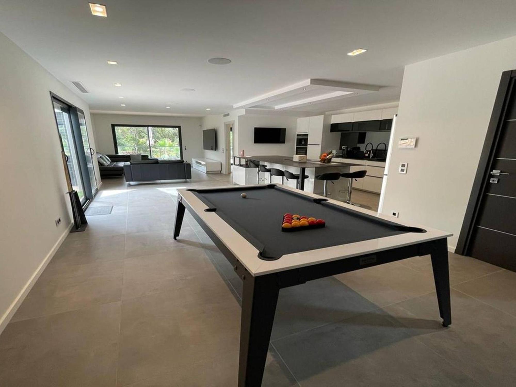 Villa Contemporaine Avec Piscine Et Climatisation A St Aygulf - Fr-1-768-113 Fréjus